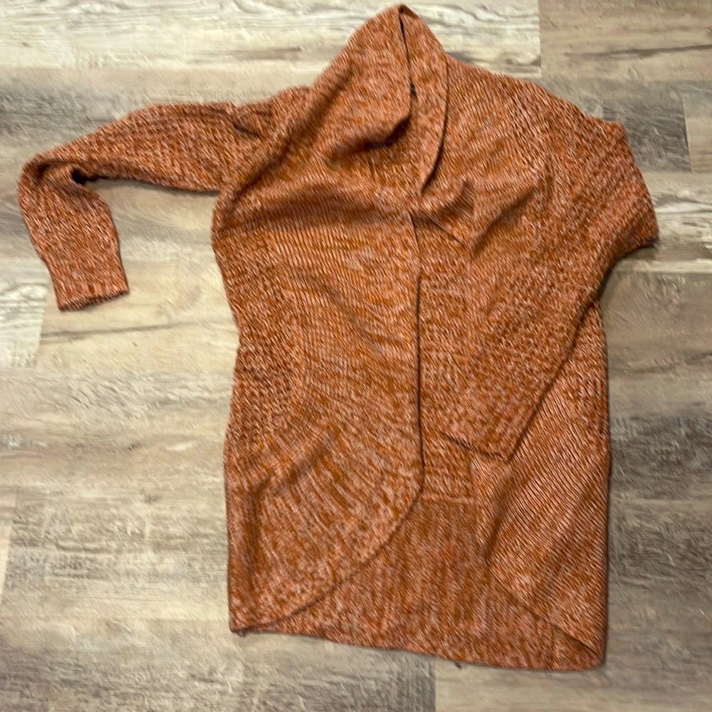 Red and white marble weave cardigan. Size Medium.